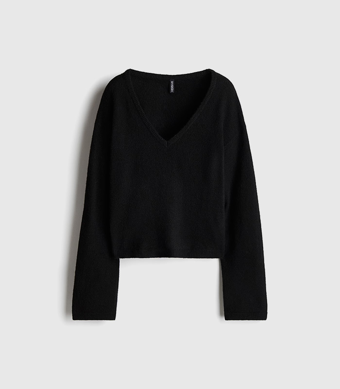 fineknit vneck jumper.jpeg